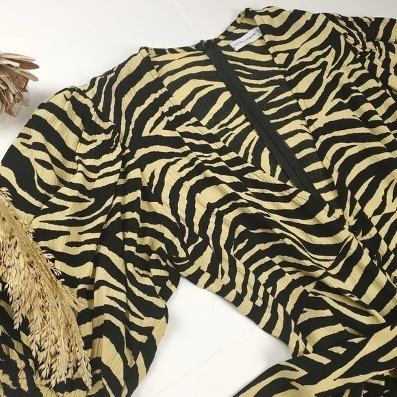 Faithfull the Brand Black & Cream Zebra Print Dress Size 6 Medium - Picture 3 of 12